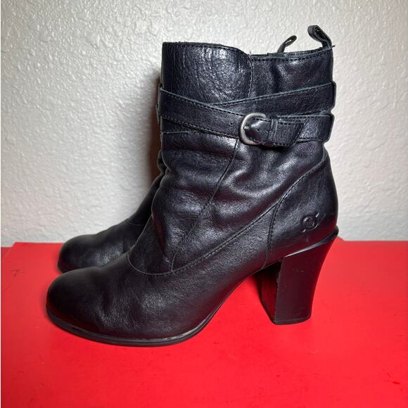 Born Crown Chyler Harnes Black Leather Heed Ankle Booties Size 9 - Picture 1 of 12